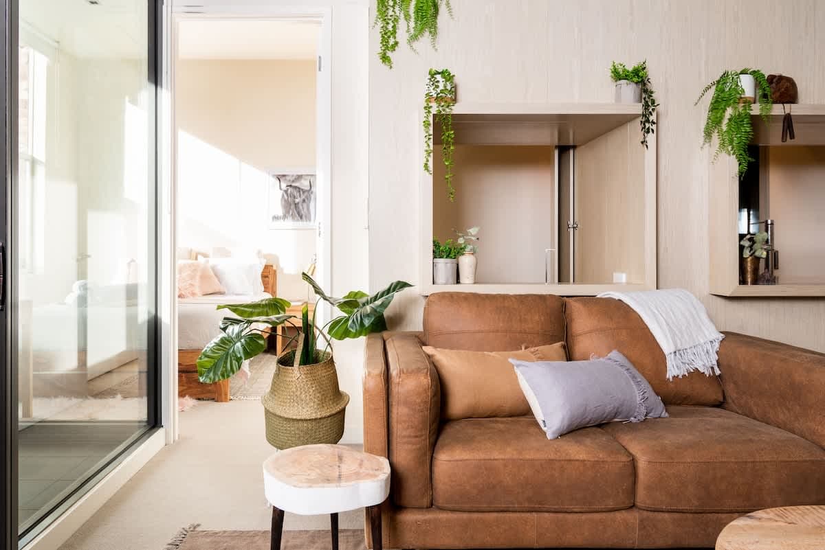 Furnished 1 Bedroom Apartment in Carlton