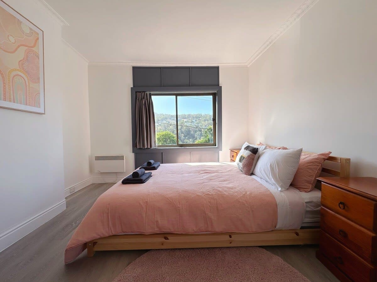 Furnished 3 Bedroom Rental in South Hobart