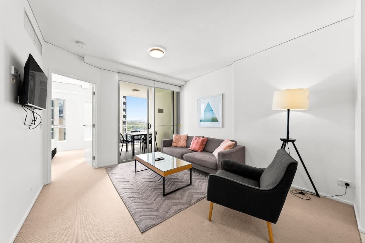 Furnished 1 Bedroom Apartment in Bowen Hills