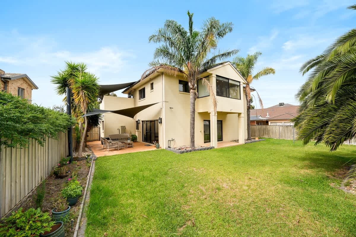 Furnished 3 Bedroom House in Point Cook