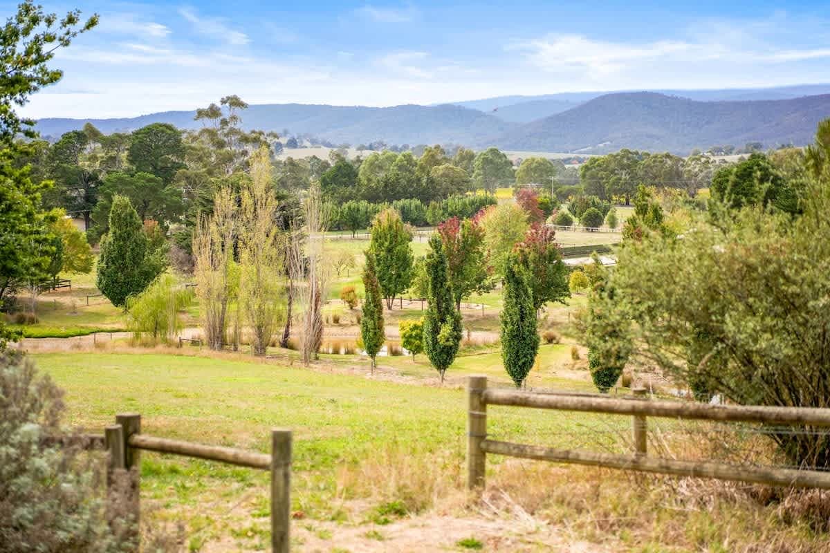 Furnished 2 Bedroom House in Dixons Creek