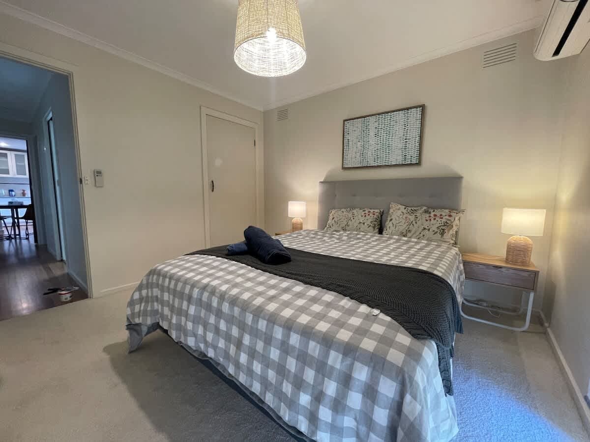 Furnished 2 Bedroom House in Mentone