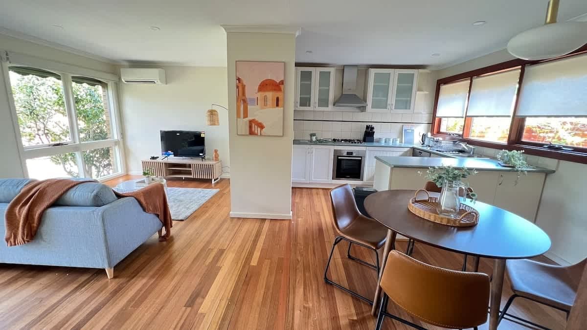 Furnished 2 Bedroom House in Mentone