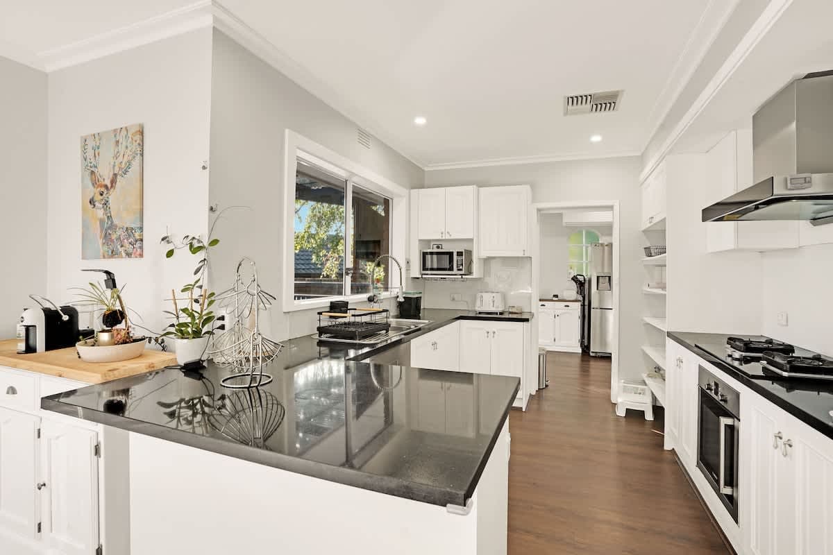 Furnished 3 Bedroom House in Wheelers Hill
