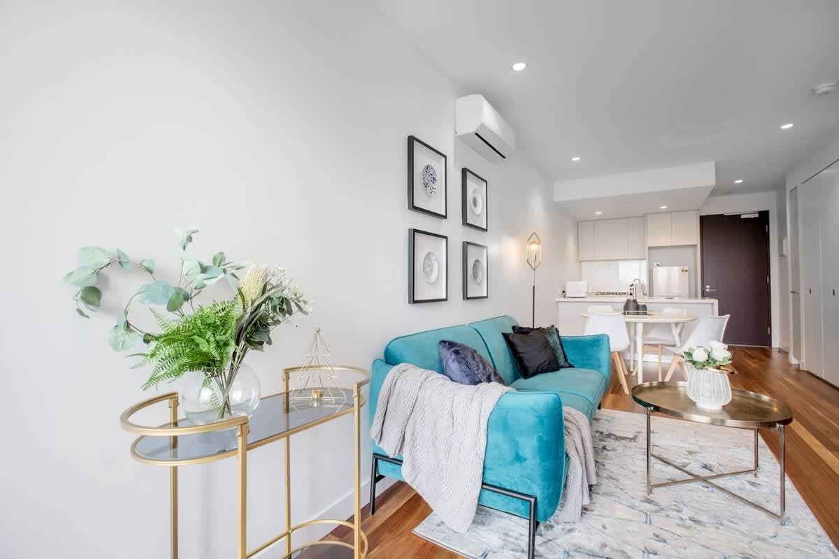 Furnished 2 Bedroom Apartment in Footscray