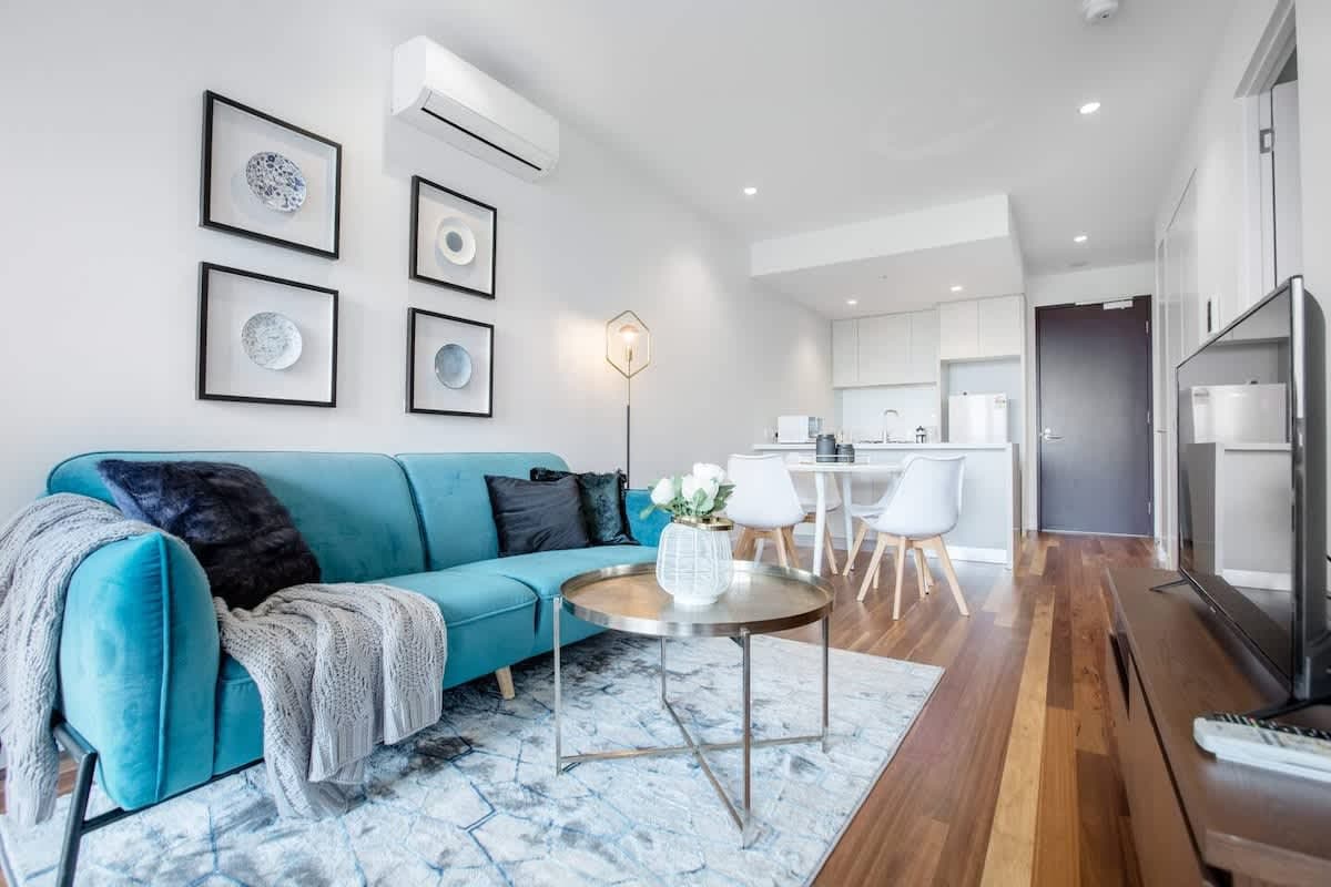 Furnished 2 Bedroom Apartment in Footscray