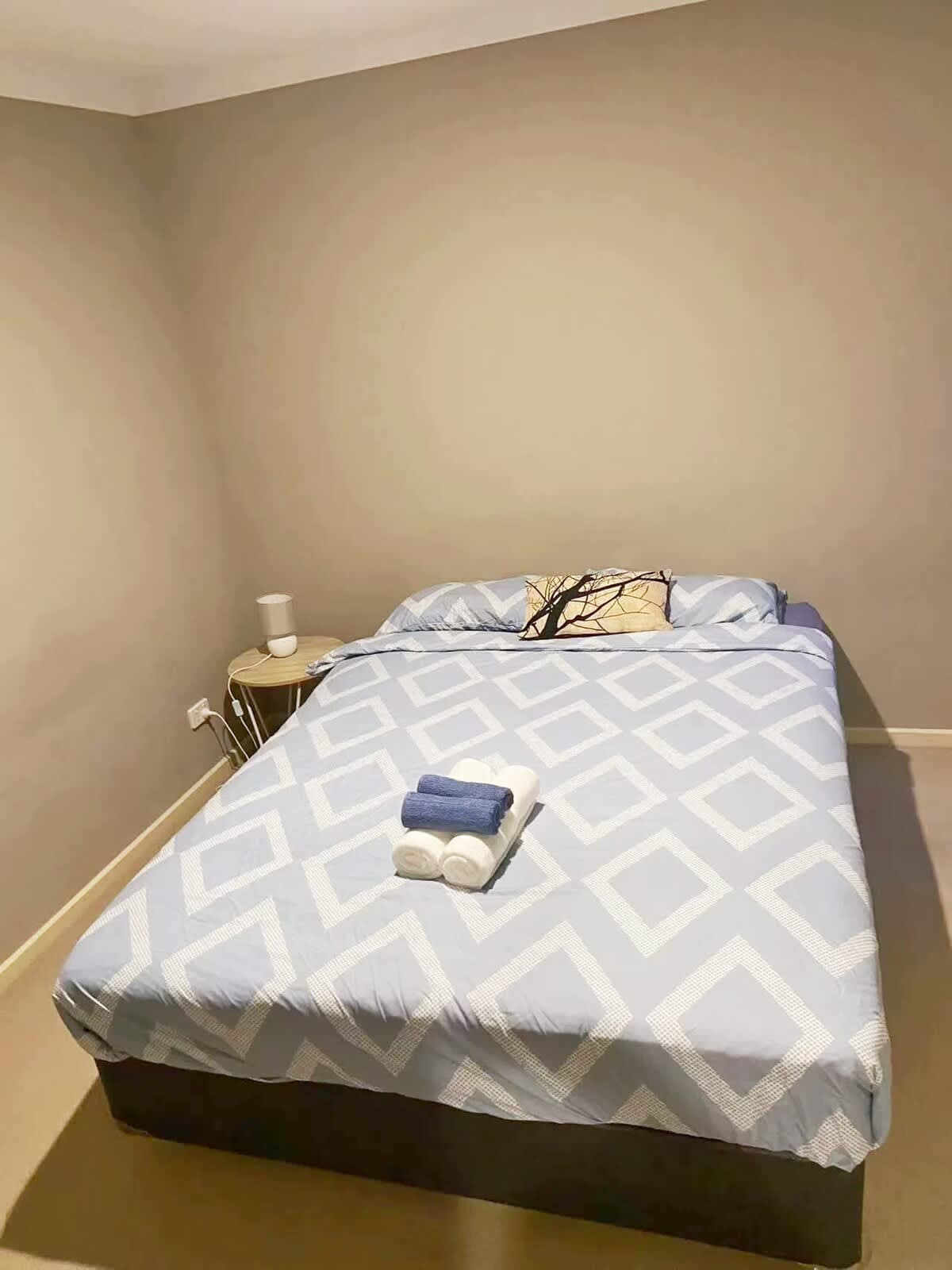 Furnished 3 Bedroom House in Point Cook