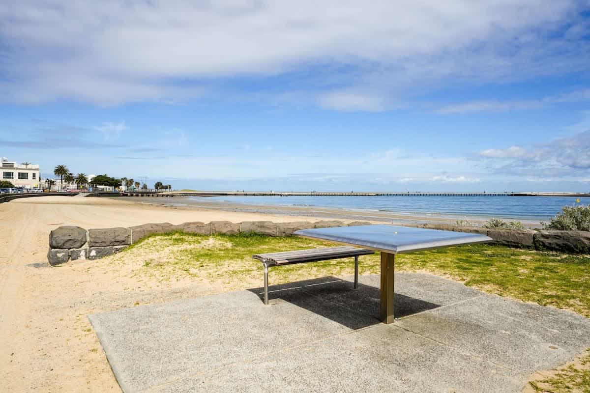 Furnished 1 Bedroom Apartment in St Kilda West
