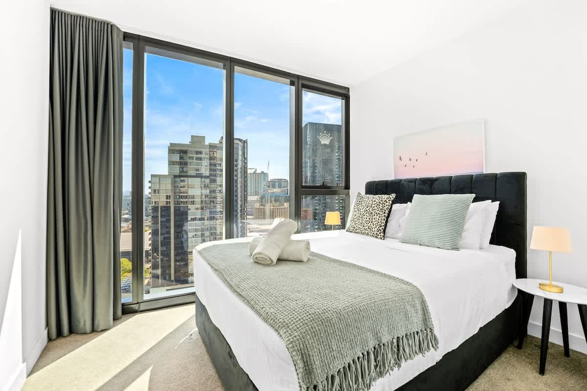Furnished 2 Bedroom Apartment in Southbank
