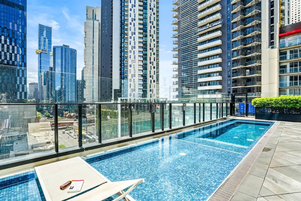 Furnished 2 Bedroom Apartment in Southbank