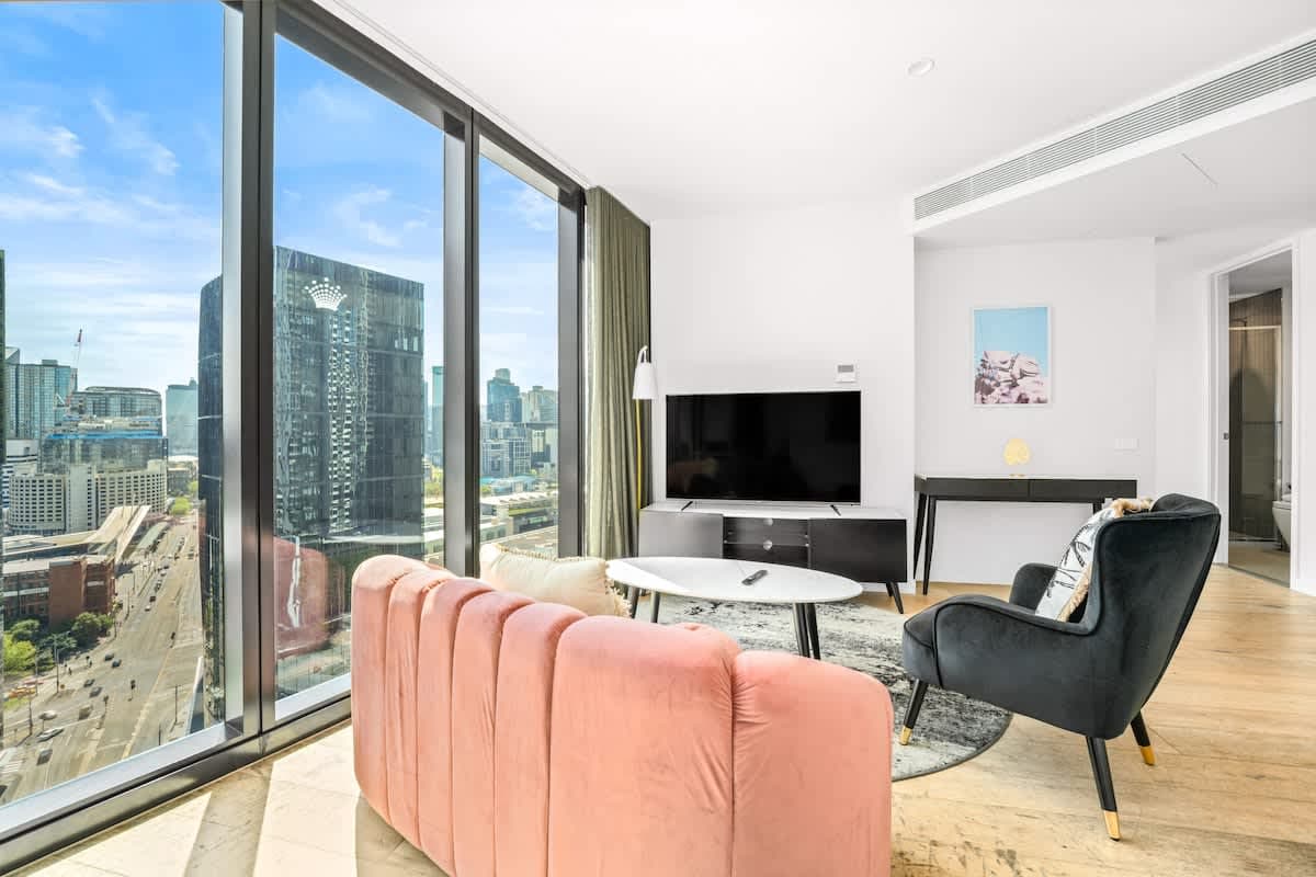 Furnished 2 Bedroom Apartment in Southbank