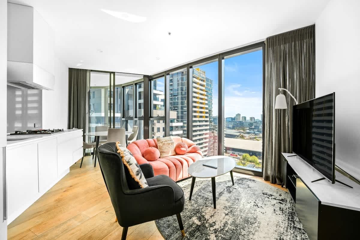 Furnished 2 Bedroom Apartment in Southbank