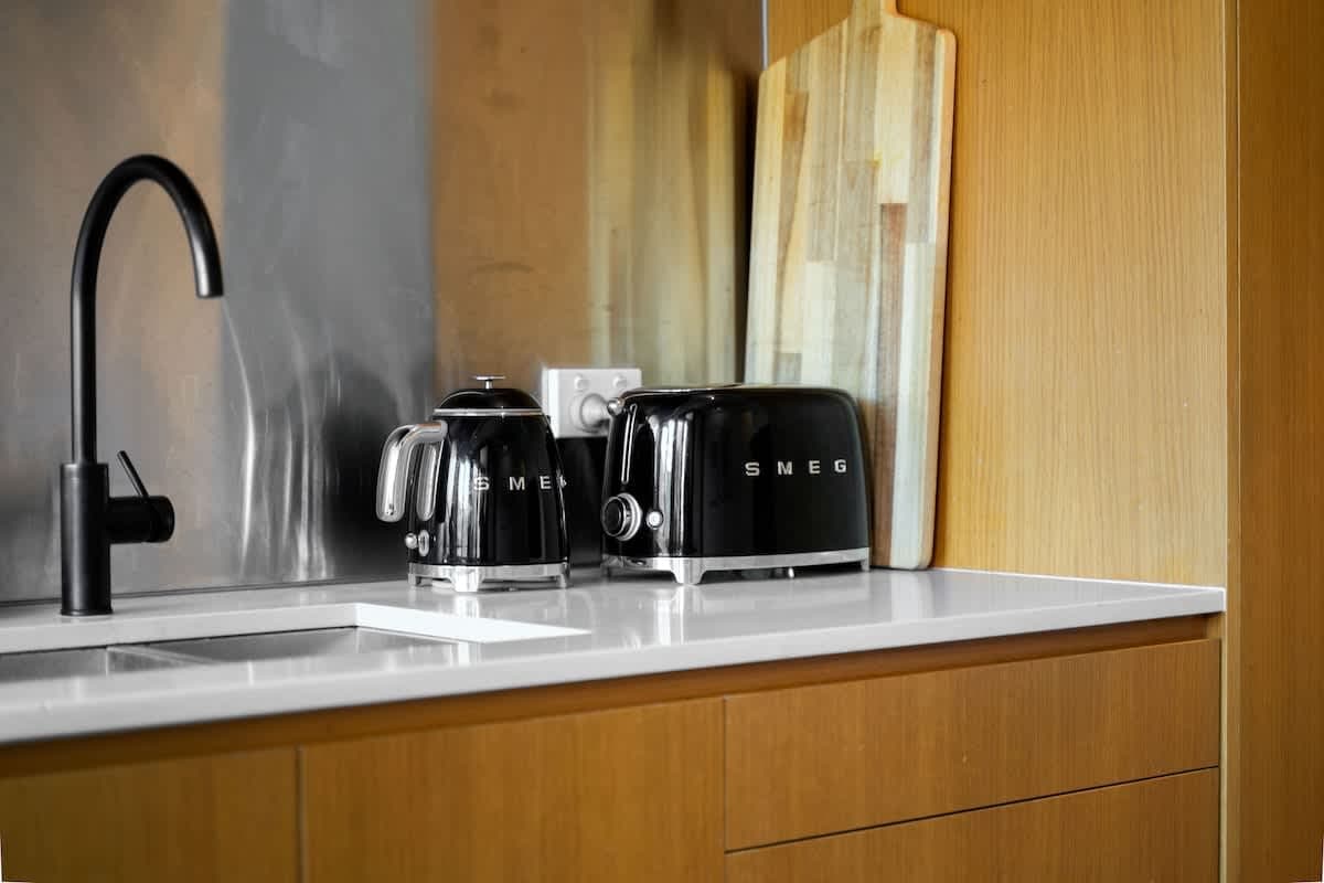 Furnished 1 Bedroom Apartment in Collingwood