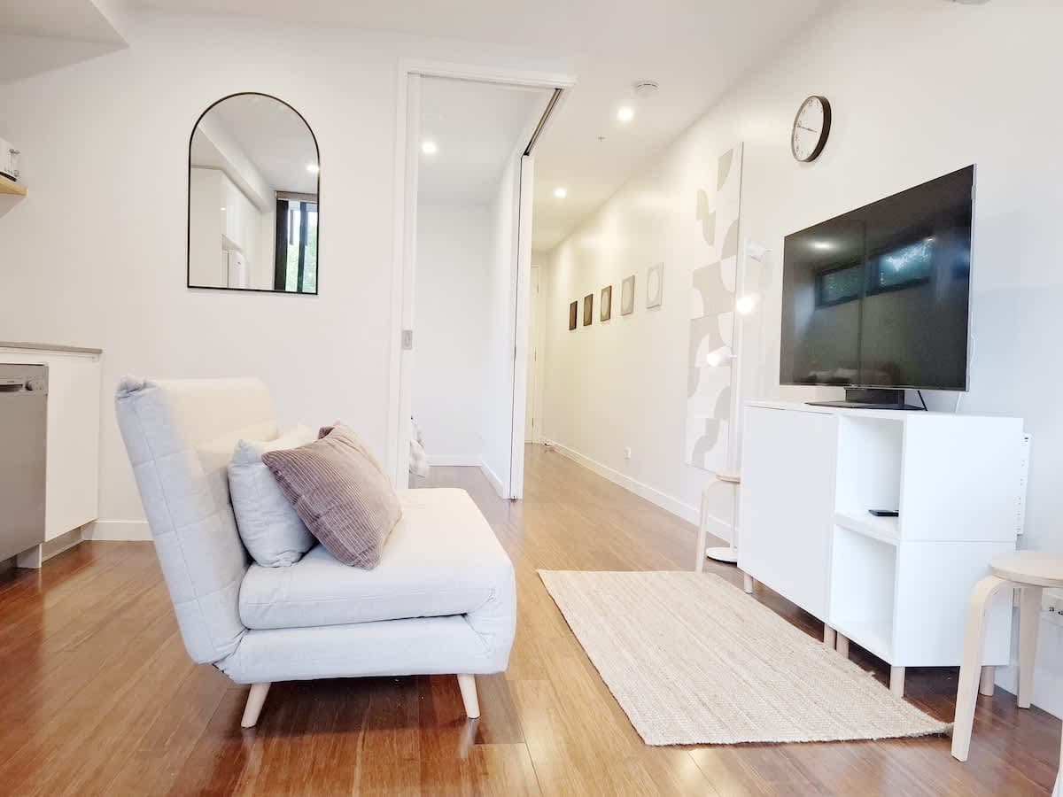 Furnished 1 Bedroom Apartment in Northcote