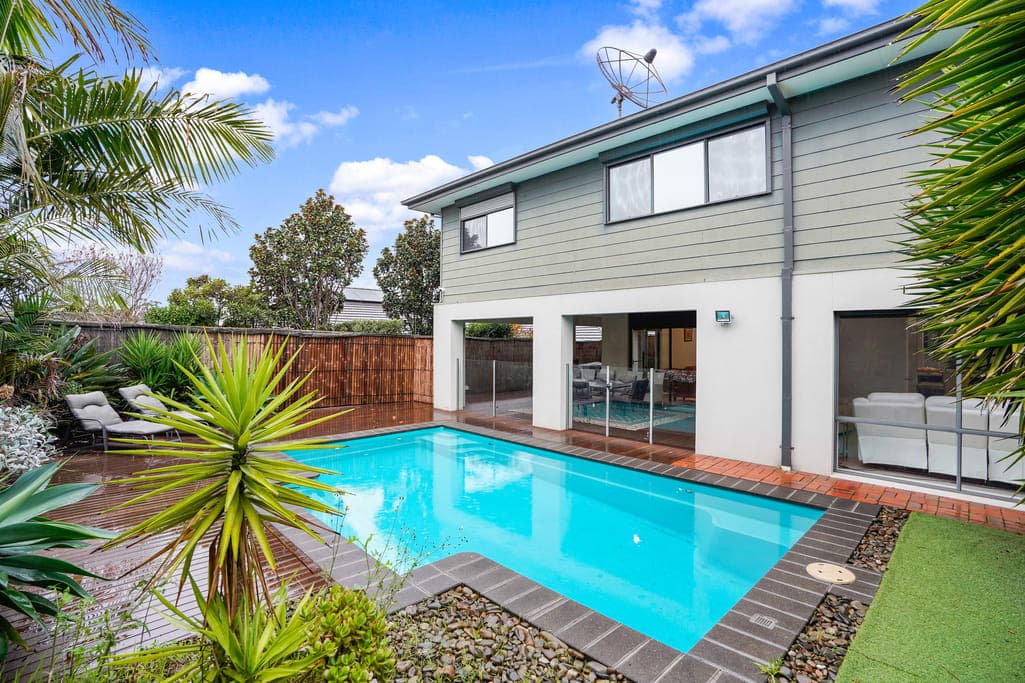 Furnished 6 Bedroom House in Bundoora