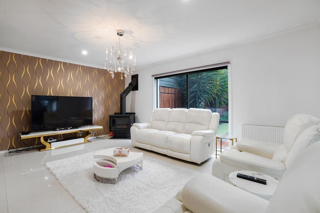 Furnished 6 Bedroom House in Bundoora
