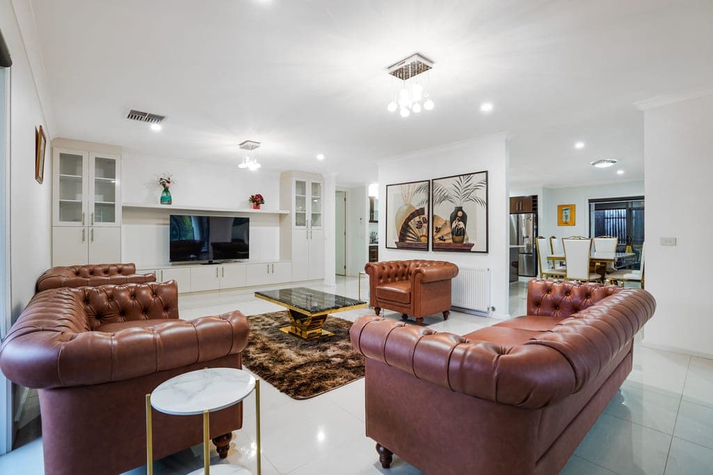 Furnished 6 Bedroom House in Bundoora