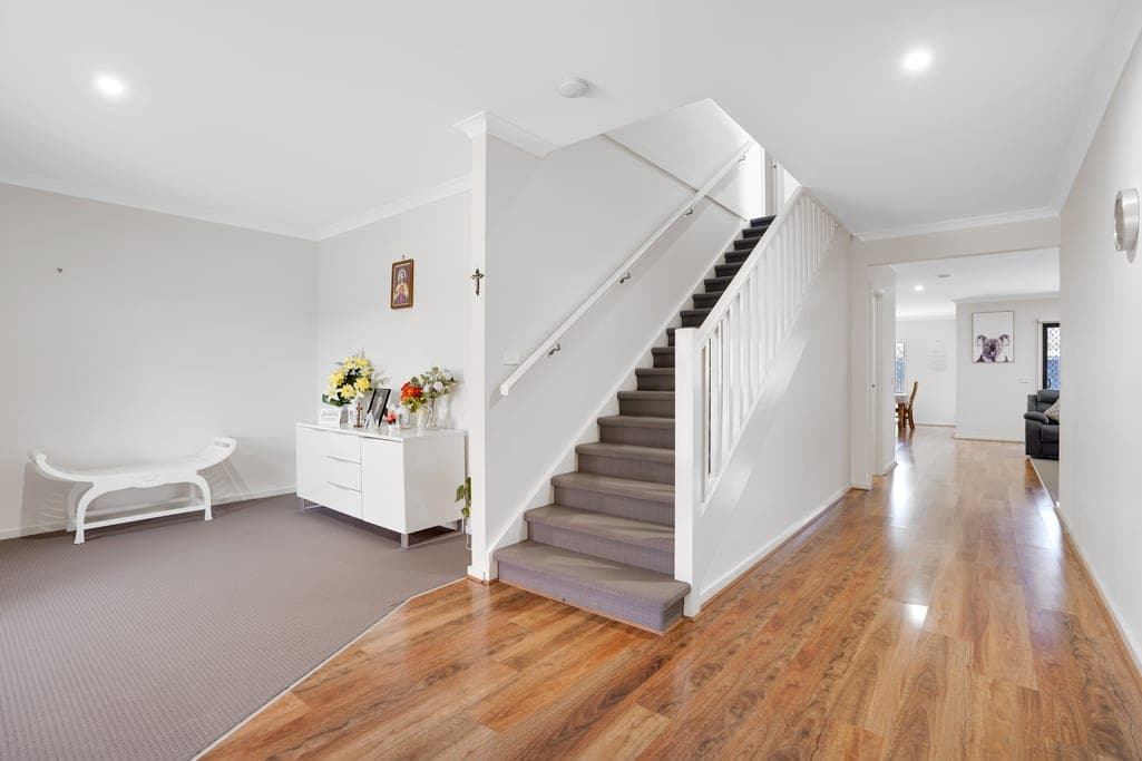 Furnished 4 Bedroom House in Pakenham