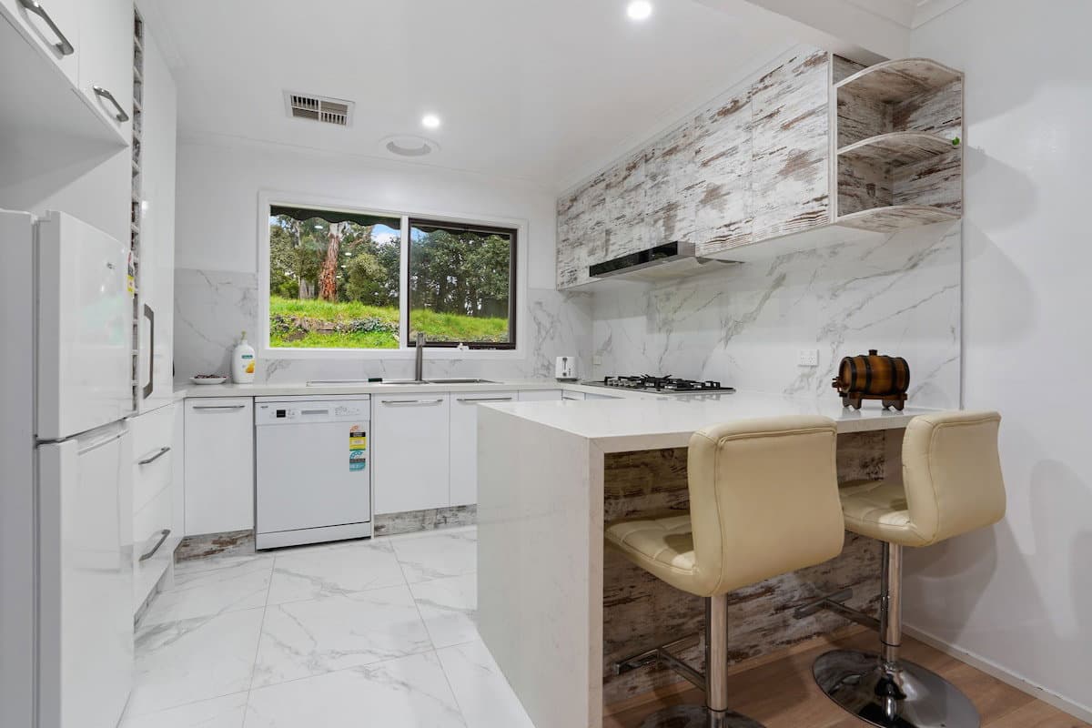 Furnished 4 Bedroom House in Donvale