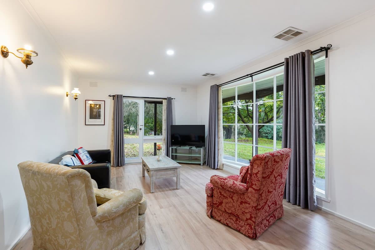 Furnished 4 Bedroom House in Donvale