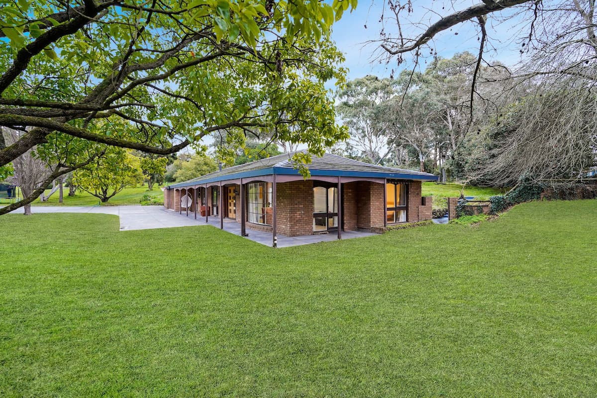 Furnished 4 Bedroom House in Donvale