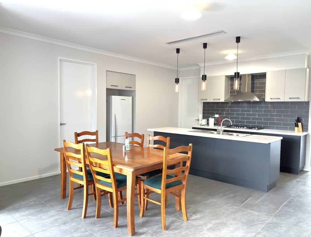 Furnished 4 Bedroom House in Kalkallo