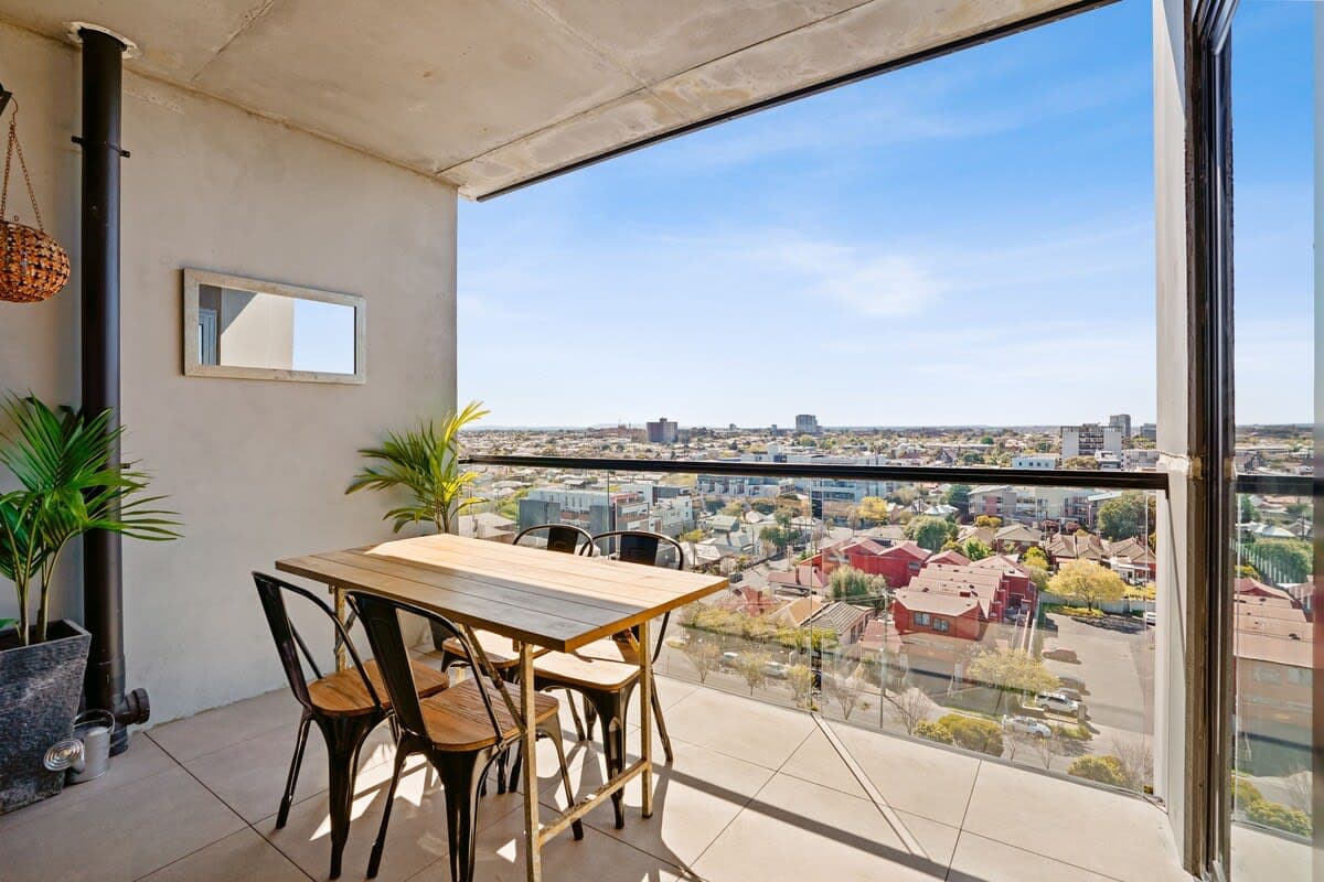 Furnished 1 Bedroom Apartment in Footscray