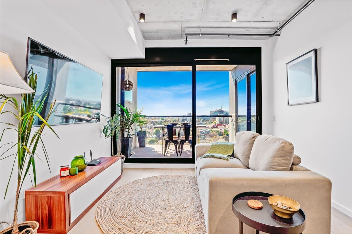 Furnished 1 Bedroom Apartment in Footscray