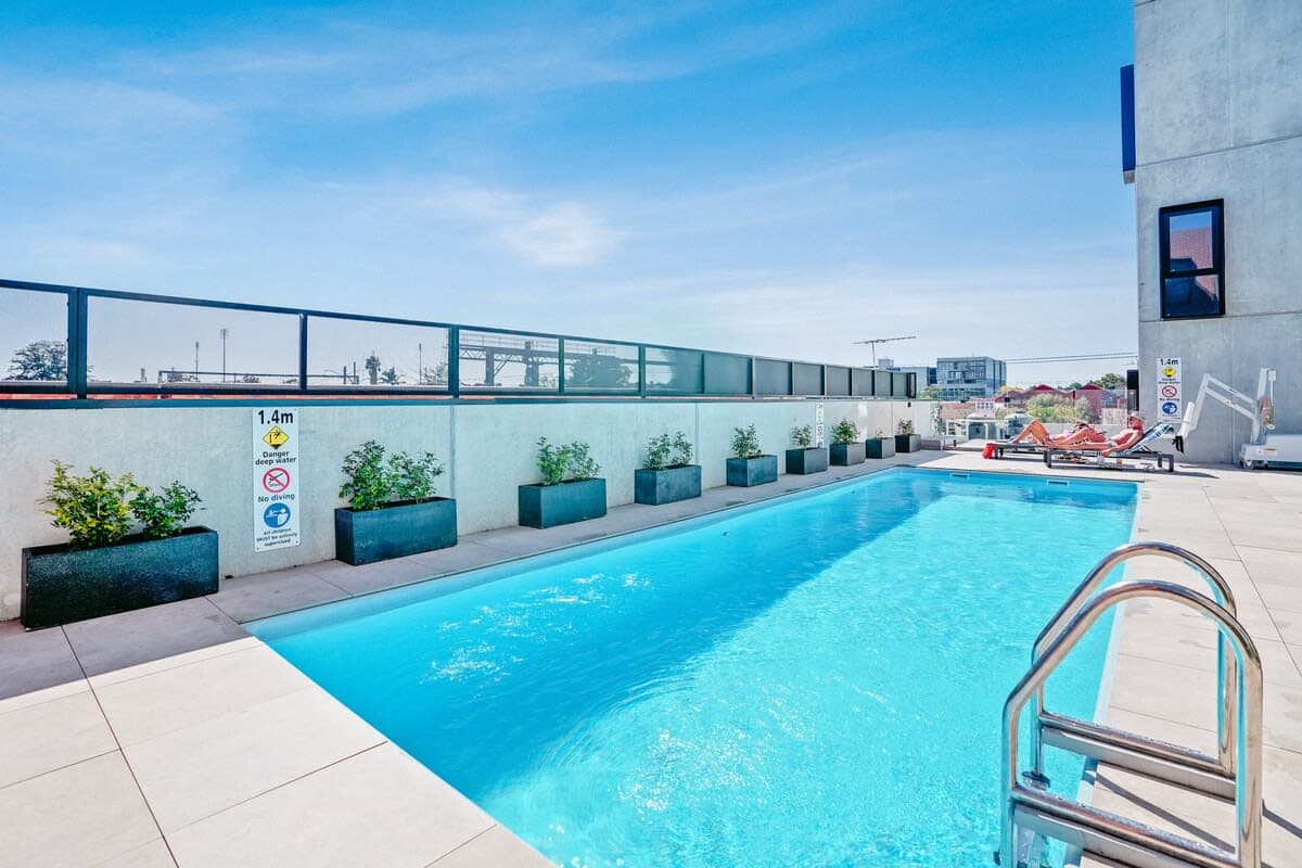 Furnished 1 Bedroom Apartment in Footscray
