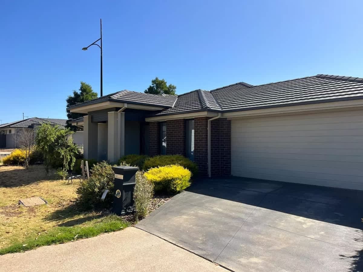 Furnished 4 Bedroom House in Melton South