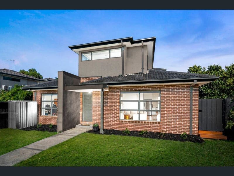 Furnished 2 Bedroom House in Oak Park