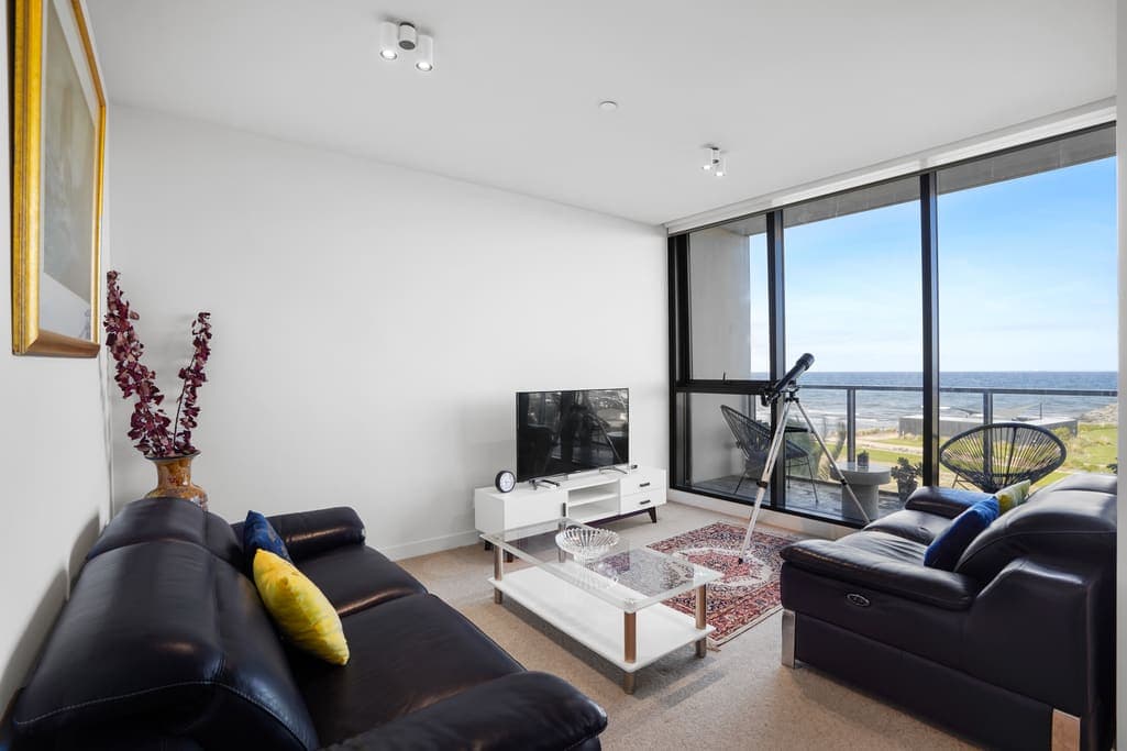 Furnished 1 Bedroom Apartment in Werribee South