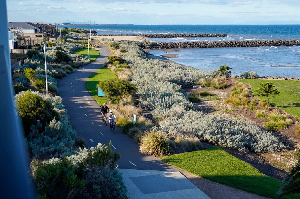 Furnished 1 Bedroom Apartment in Werribee South