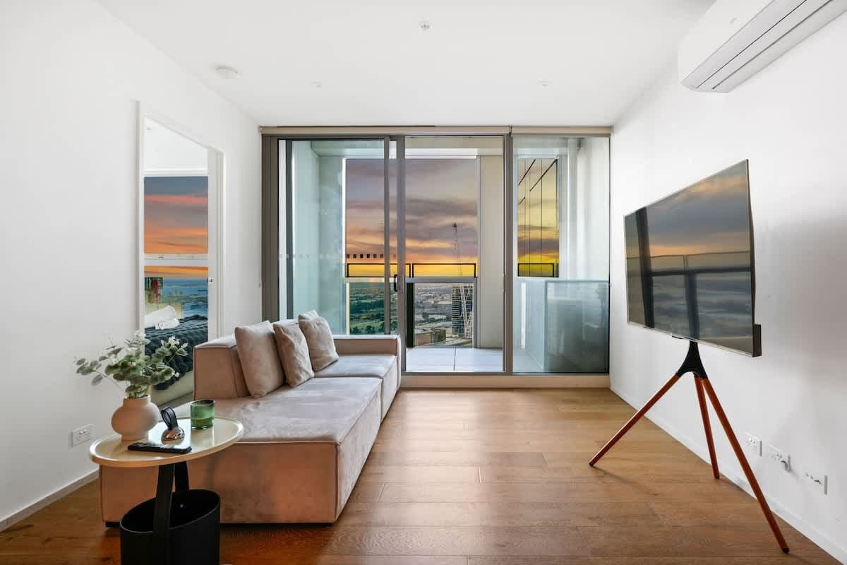 Furnished 1 Bedroom Apartment in Docklands