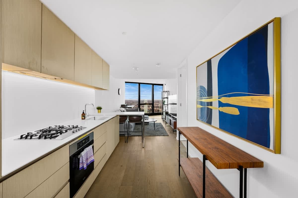 Furnished 2 Bedroom Apartment in Southbank