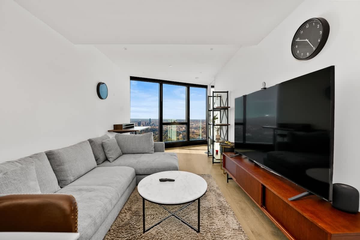 Furnished 2 Bedroom Apartment in Southbank