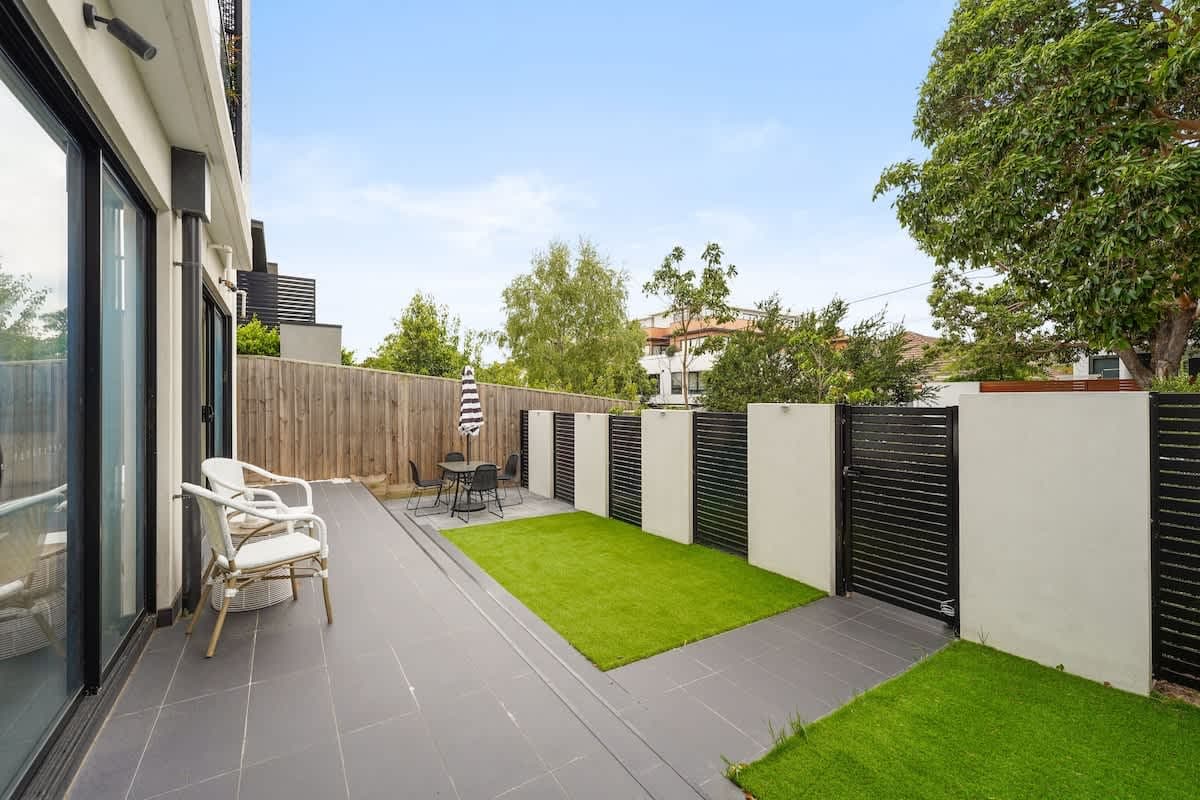 Furnished 2 Bedroom Apartment in Bentleigh