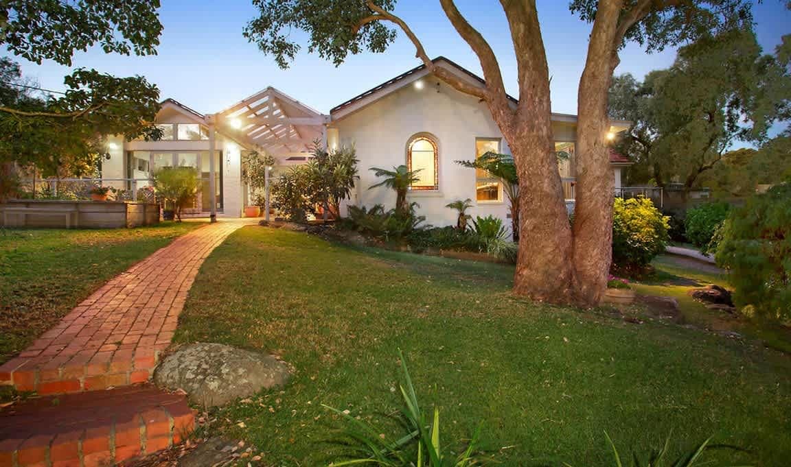Furnished 5 Bedroom House in North Warrandyte