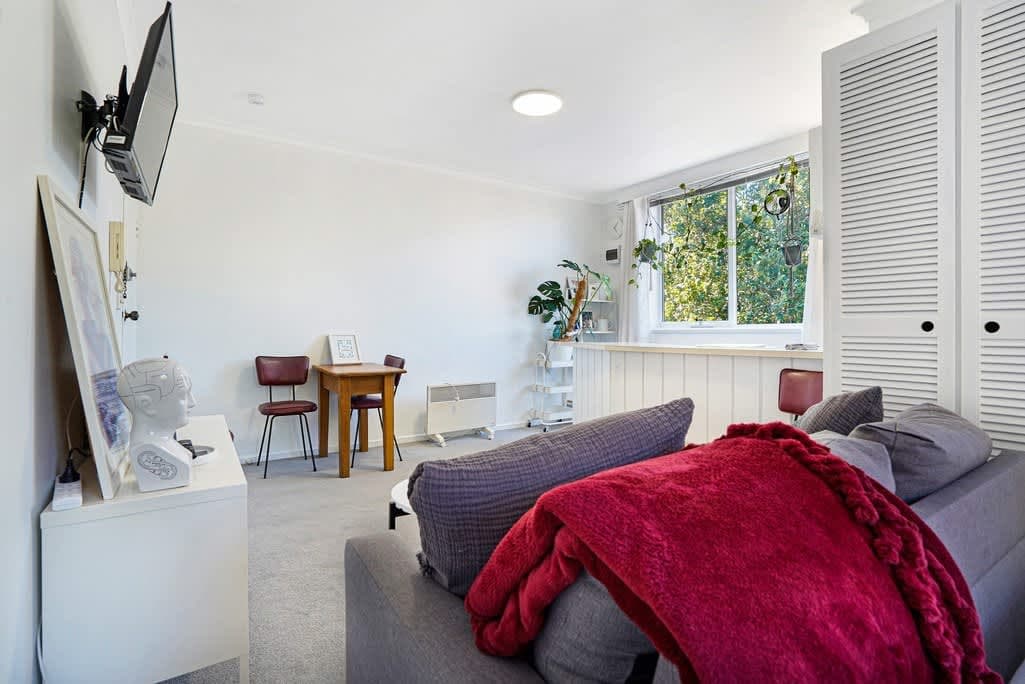 Furnished 1 Bedroom Apartment in Fitzroy North