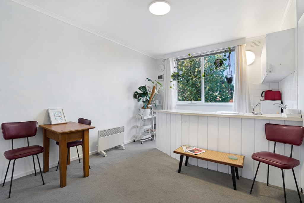 Furnished 1 Bedroom Apartment in Fitzroy North