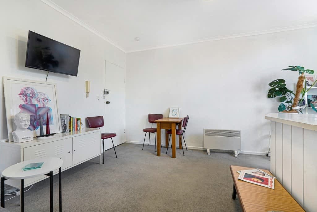 Furnished 1 Bedroom Apartment in Fitzroy North