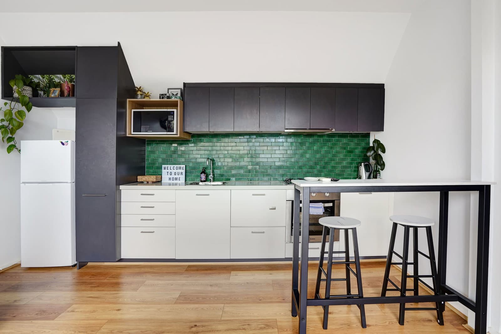 Furnished 1 Bedroom Apartment in St Kilda