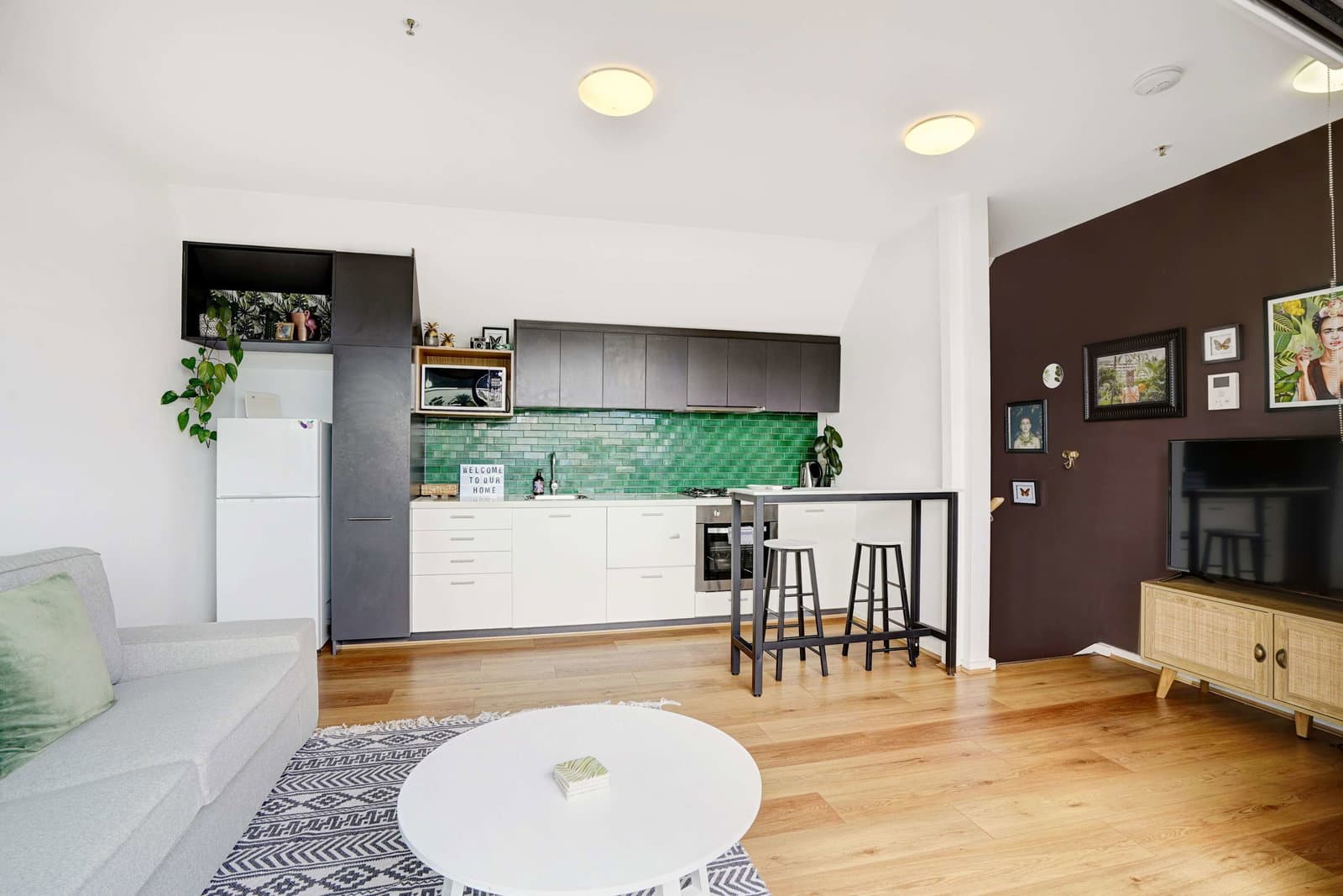 Furnished 1 Bedroom Apartment in St Kilda