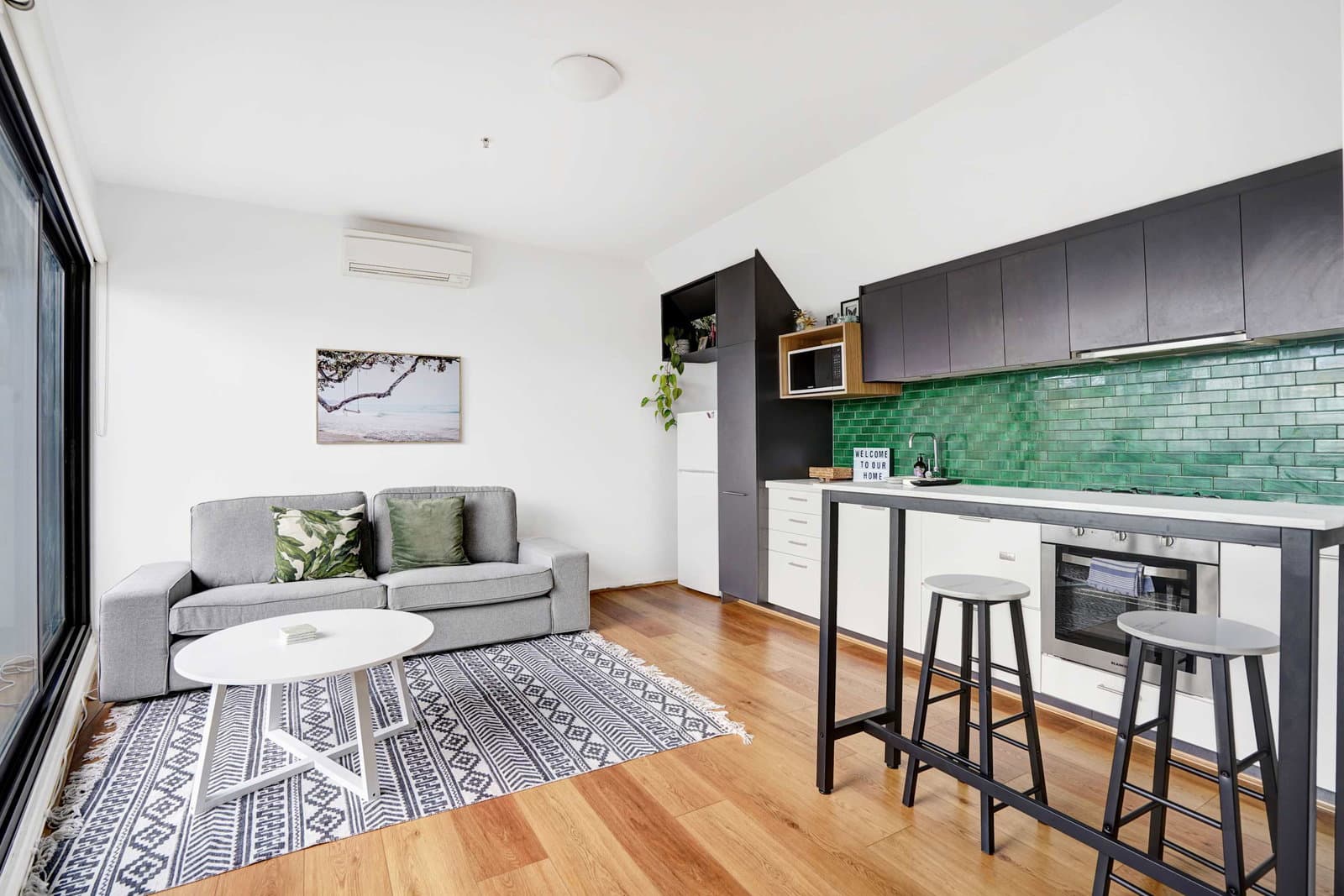 Furnished 1 Bedroom Apartment in St Kilda