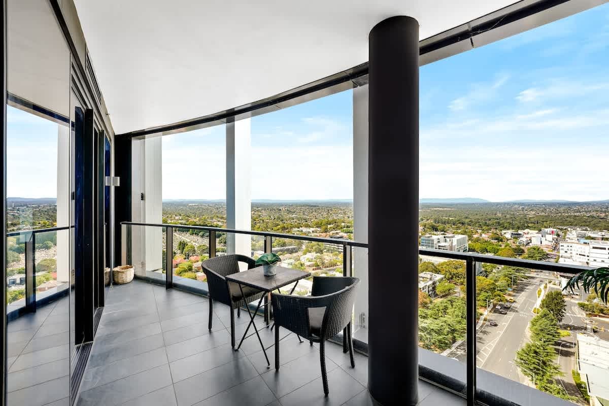 Furnished 2 Bedroom Apartment in Ivanhoe