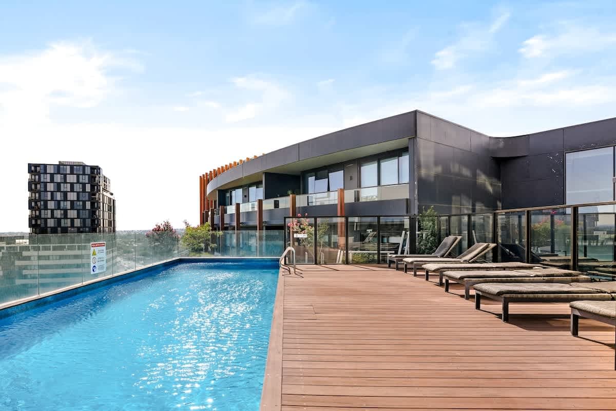 Furnished 2 Bedroom Apartment in Ivanhoe