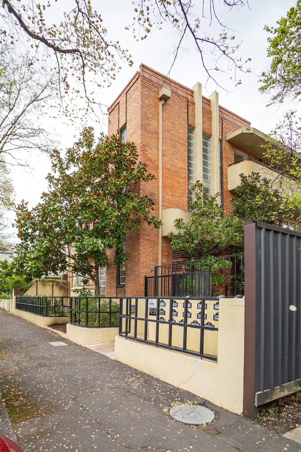 Furnished 1 Bedroom Apartment in East Melbourne