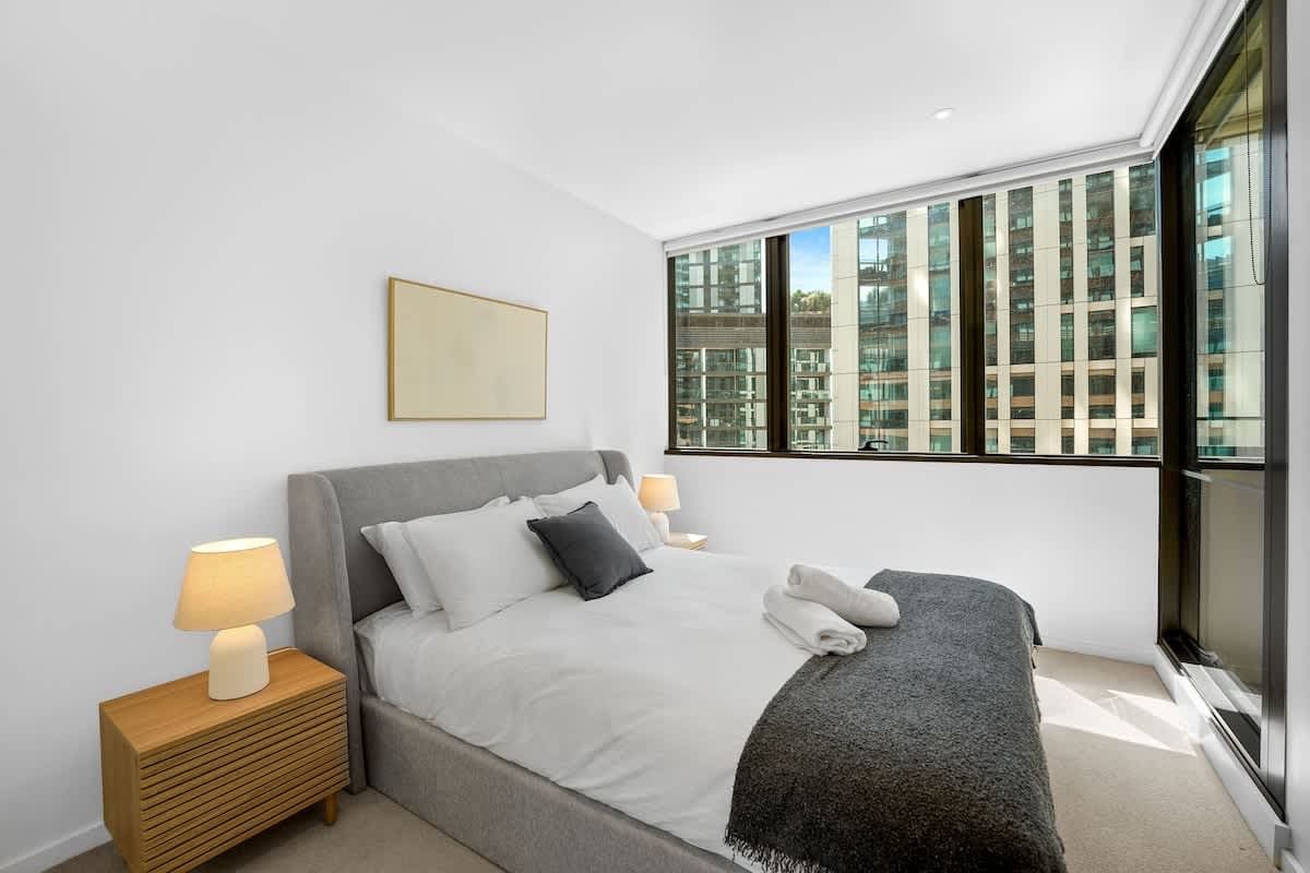 Furnished 1 Bedroom Apartment in Docklands