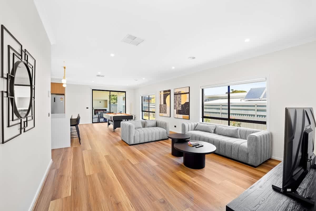 Furnished 4 Bedroom House in St Leonards