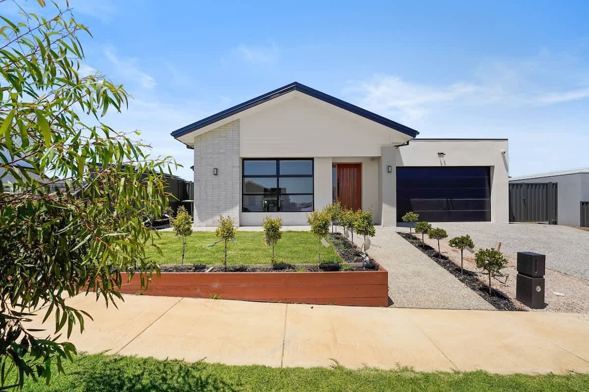 Furnished 4 Bedroom House in St Leonards